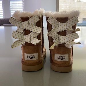 Ugg boots little girls size 8